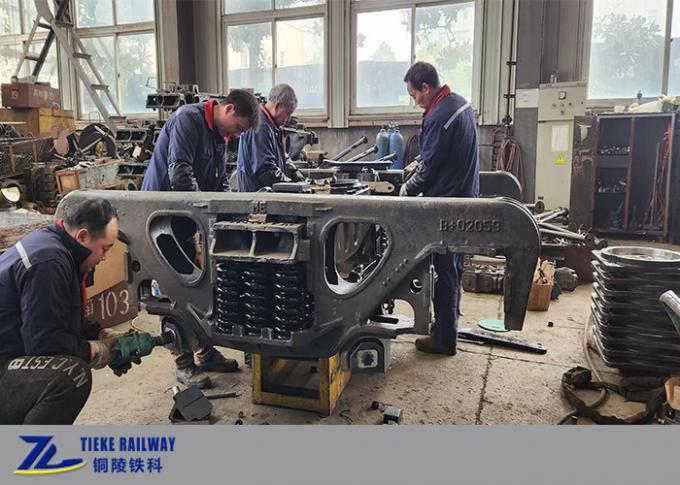 Railway Bogie Side Frame Casting Steel Wood or metal Mold